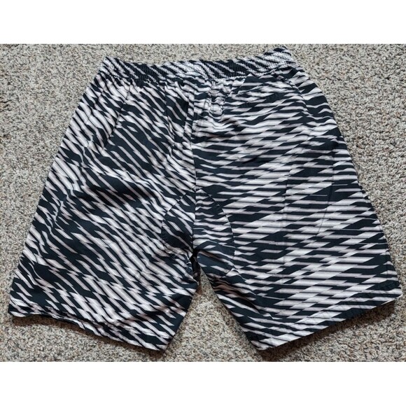 NIKE CONVERSION ALLOVER PRINT  Men's SHORTS BLACK/METALLIC SILVER (644860-010) - Picture 4 of 6